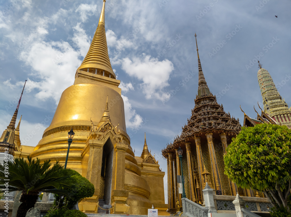 Fototapeta premium Wat Phra Kaew Temple of the Emerald Buddha,Landmark of Thailand in which tourists from all over the world do not miss to visit.