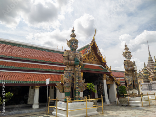 Wat Phra Kaew Temple of the Emerald Buddha Landmark of Thailand in which tourists from all over the world do not miss to visit.