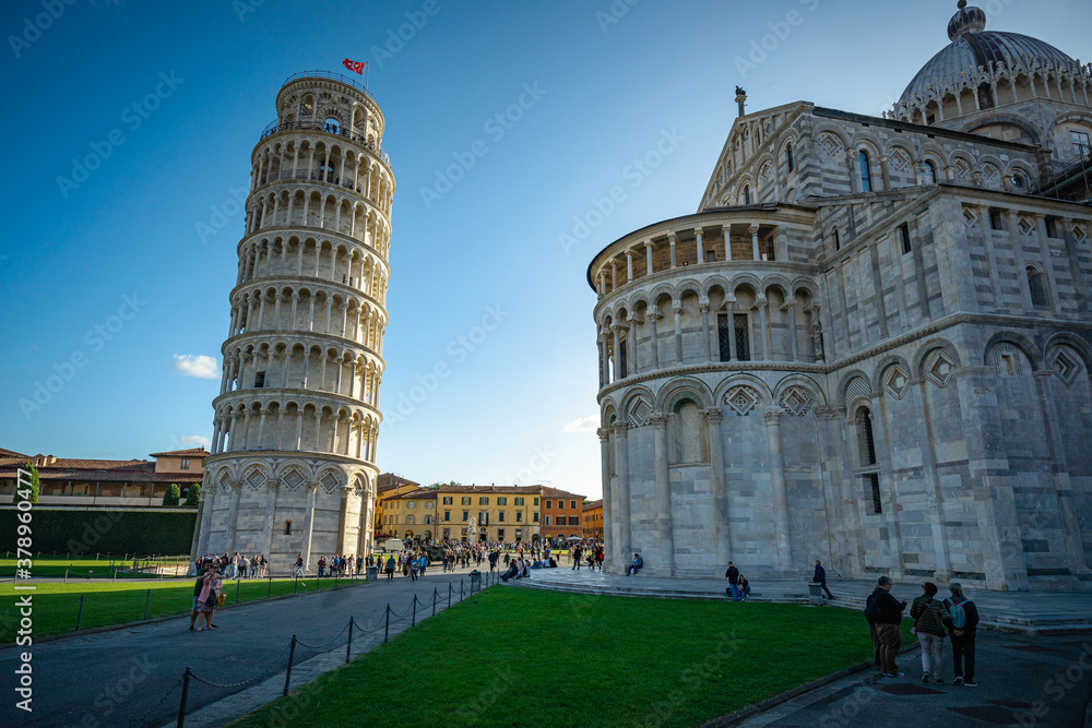Am Platz der Wunder in Pisa