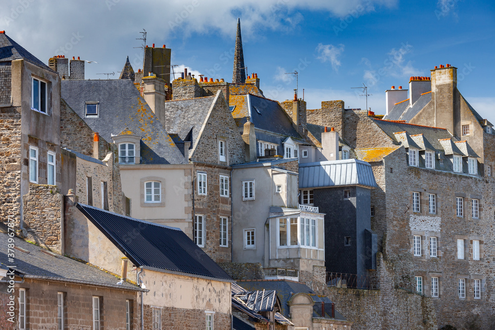 Naklejka premium Saint Malo. Houses in the old town.