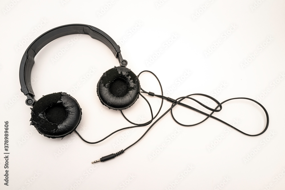 casque audio en mauvais état casque audio en mauvais état