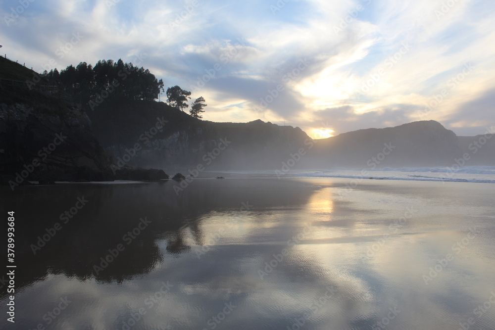Fototapeta premium Asturias y el sol de poniente
