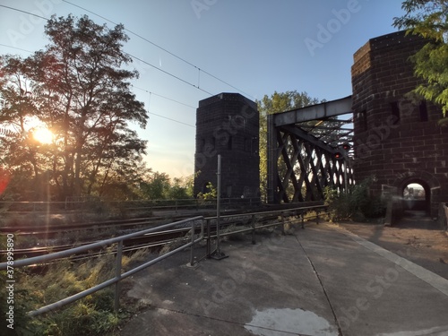 Alte Eisenbahnbrücke in Urmitz bei Koblenz