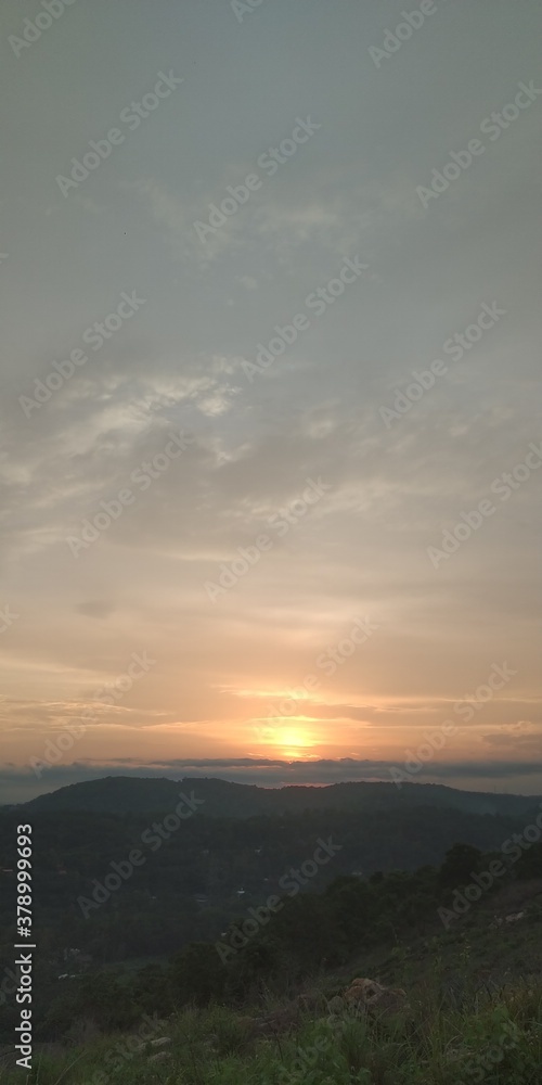 Obraz premium sunset in the mountains