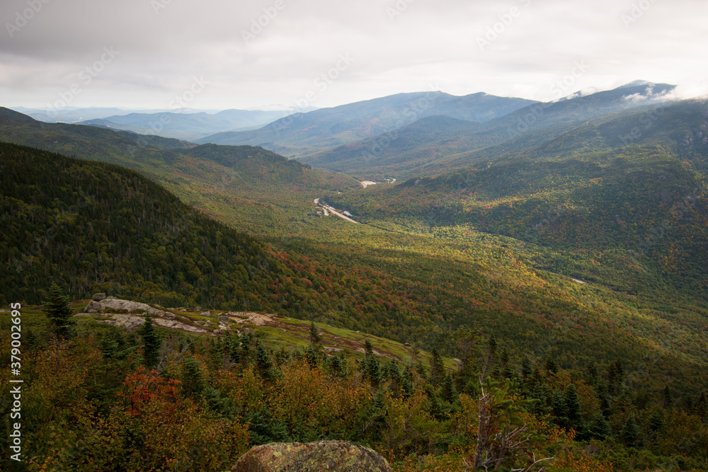 Naklejka premium Views from Glen Boulder in the White Mountains.