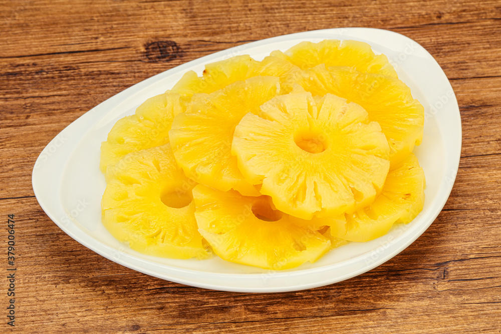 Marinated pineapple rings in the bowl
