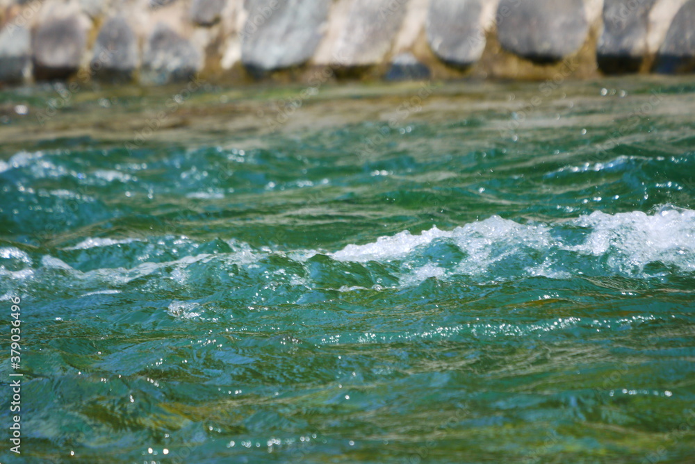 Fototapeta premium water flowing into the water