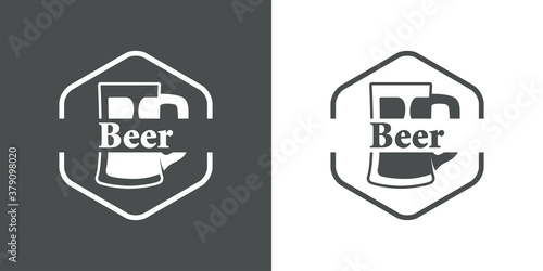 Pinta de cerveza. Logotipo jarra de cerveza vintage con espuma en hexágono con texto Beer en fondo gris y fondo blanco