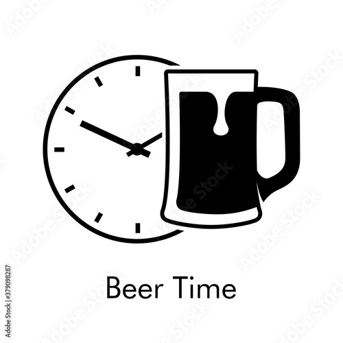 Logotipo con texto Beer Time con reloj y jarra de cerveza vintage con espuma en color negro