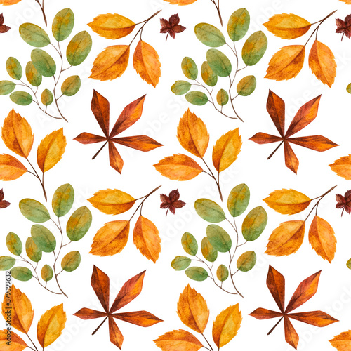 Autumn warm bright watercolor seamless pattern with items of comfort food coffee cocoa pumpkin apple menu cinnamon fallen leaves