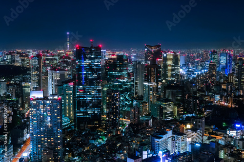 六本木ヒルズから眺める東京の夜景 六本木一丁目方面 © 健太 上田