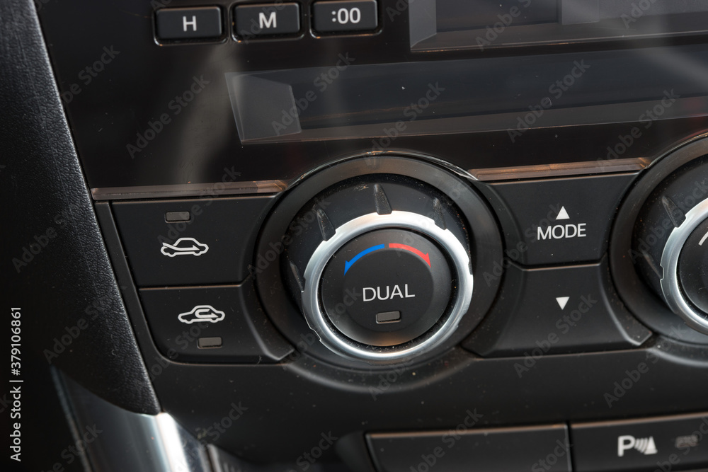 Car climate control knob with dual adjustment