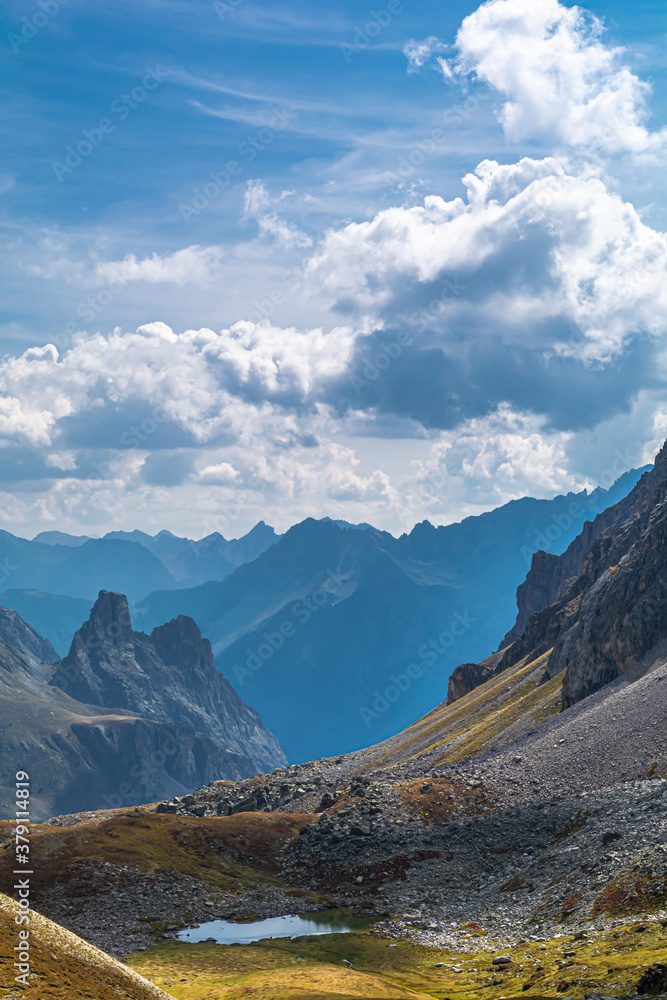 L’incantevole Rocca Provenzale vista dal Colle del Maurin in Alta Valle Maira, al confine tra la provincia di Cuneo e la Francia L’incantevole Rocca Provenzale vista dal Colle del Maurin in Alta Valle Maira, al confine tra la provincia di Cuneo e la Francia