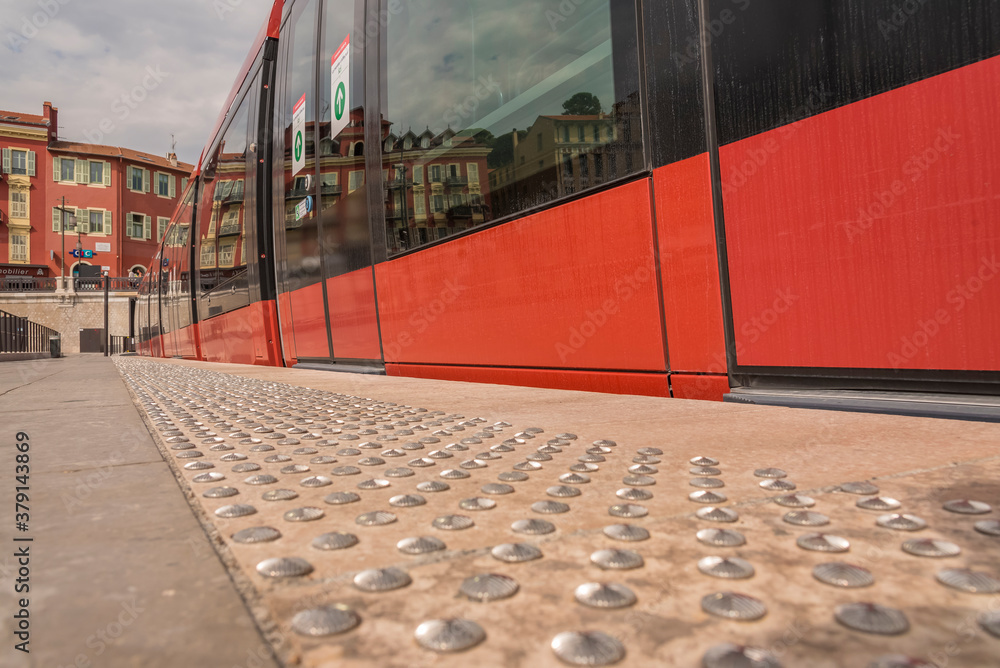 Fototapeta premium quai du tramway de Nice antidérapant