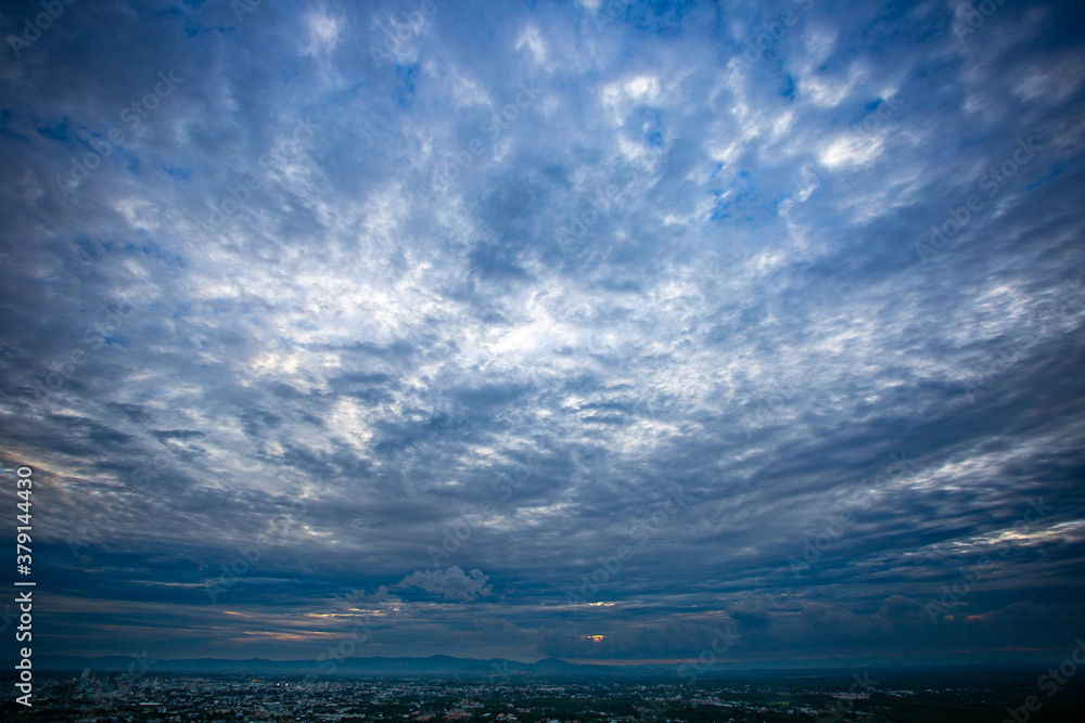 Obraz premium clouds over the sea