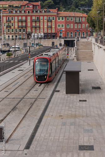 Plate forme du tramway de Nice port Lympia