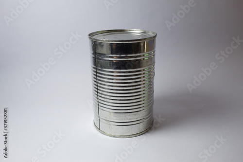 Metal can for food storage
