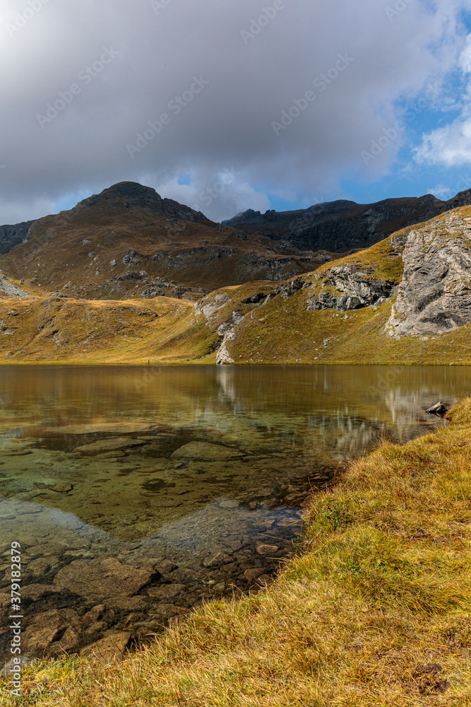 lago alpino