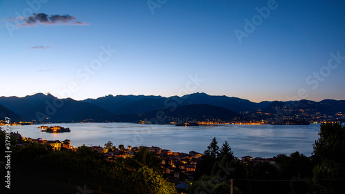 Panorama del Lago Maggiore dalle alture di Stresa (VB), Piemonte, Italia.