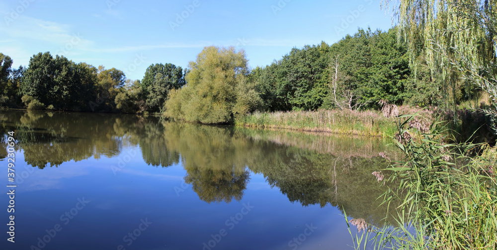 Fototapeta premium Kiel Mühlenteich in den Stadtteilen Hassee und Russee