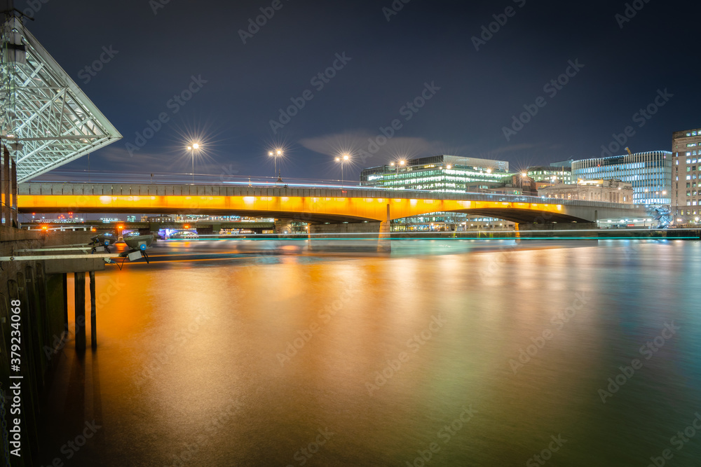 Fototapeta premium London Bridge at Night