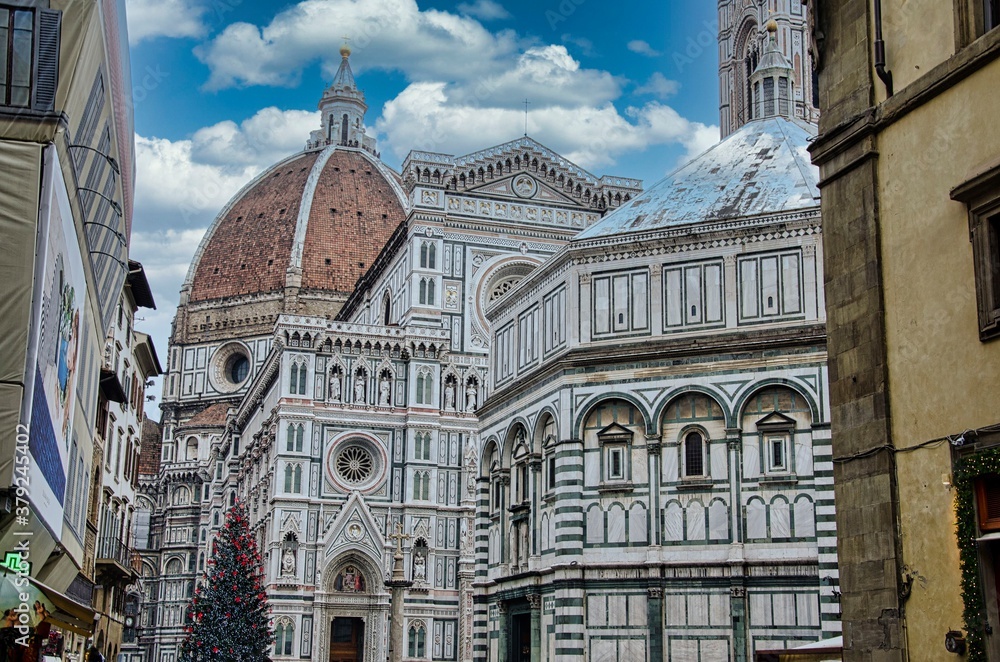 the cathedral of the cathedral of Florence with Brunelleschi's dome. beautiful example of Italian Renaissance architecture
