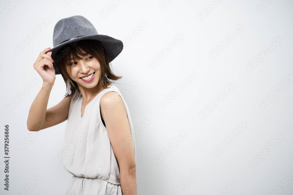 帽子の女性 帽子の女性