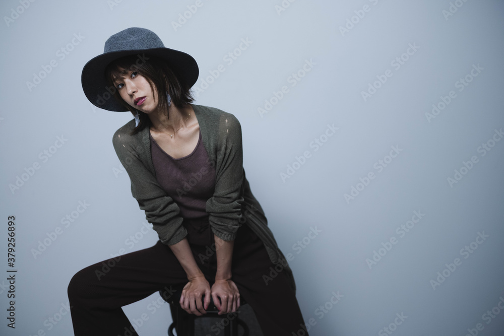 帽子の女性 帽子の女性
