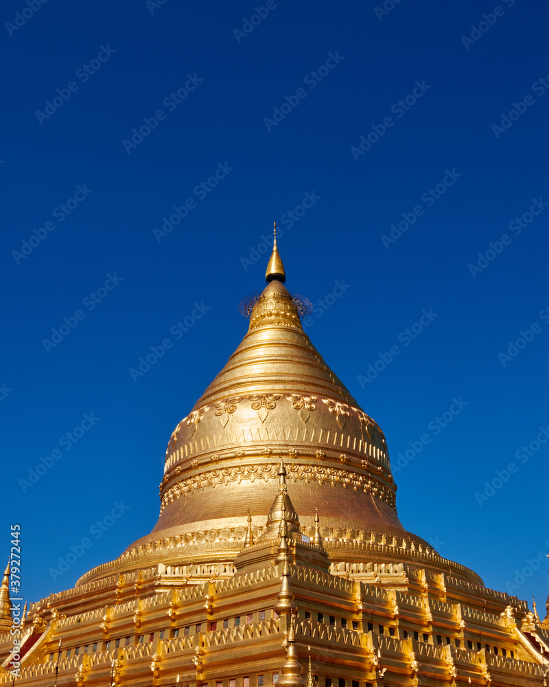 Fototapeta premium Bagan is an ancient city and a UNESCO World Heritage Site located in the Mandalay Region of Myanmar. From the 9th to 13th centuries, the city was the capital of the Pagan Kingdom, the first kingdom th