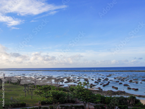 沖縄　久米島の風景　シンリ浜 © kanahina