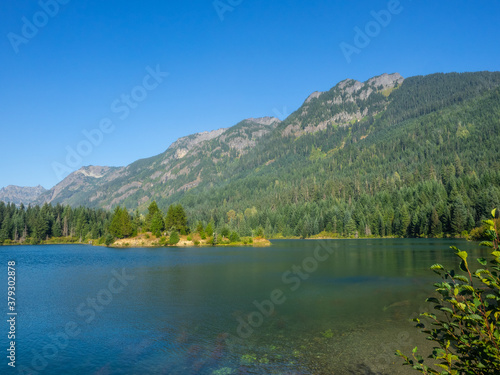 Fototapeta Naklejka Na Ścianę i Meble -  Gold Creek Pond