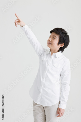 boy pointing something