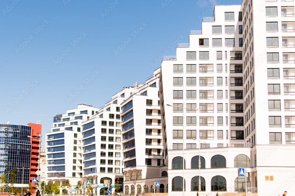 Fototapeta premium modern white building. modern architecture in Minsk. minimalism in construction
