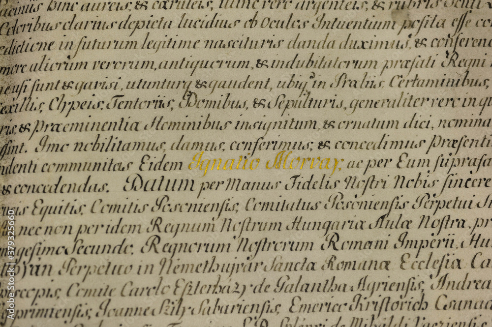 Tipografía antigua en documento avandonado en Vsac, Serbia