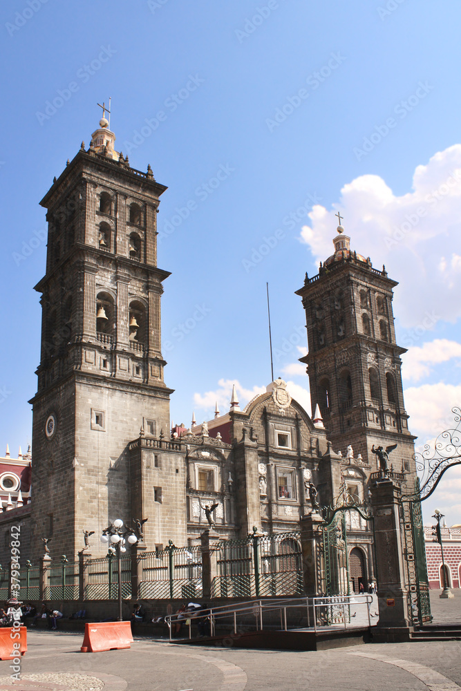 Cathedral Basilica de Puebla on central square, Puebla de Zaragoza, Mexico