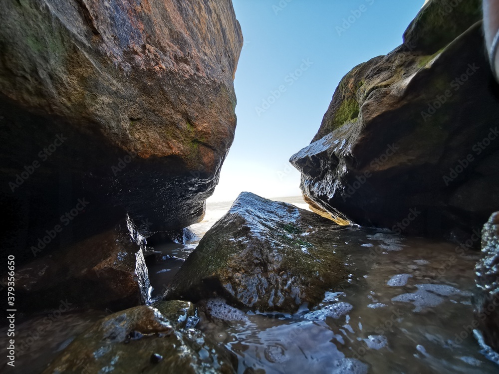Fototapeta premium rock in the sea