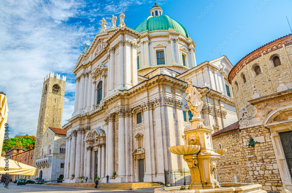 Obraz premium Santa Maria Assunta Cathedral, Duomo Nuovo and Duomo Vecchio La Rotonda, New and Old Cathedral Roman Catholic church, Piazza Paolo VI Square, Brescia city historical centre, Lombardy, Northern Italy
