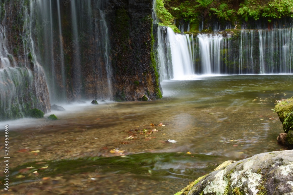 Obraz premium 白糸の滝, 軽井沢