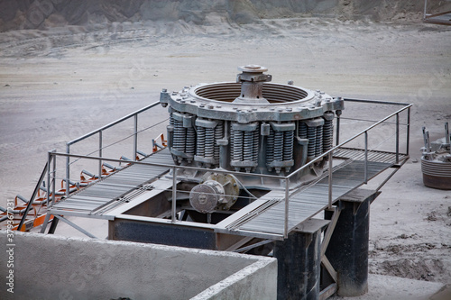 Fotografía Karaganda, Kazakhstan: Rock crusher plant close-up
