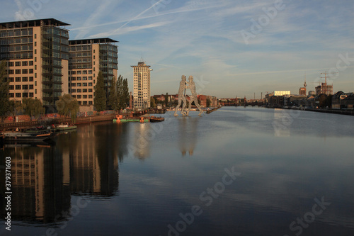 Berlin  Morgenstimmung an der Spree in Alt-Treptow