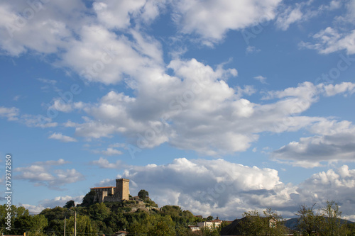 Conjunto monumental situado en Monforte de Lemos (Lugo), formado por el monasterio de San Vicente del Pino, la torre de homenaje y el palacio de los Condes de Lemos. También, se conserva parte de la m