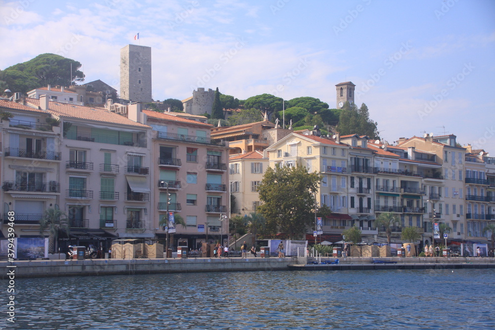 Obraz premium le quartier du Suquet à Cannes