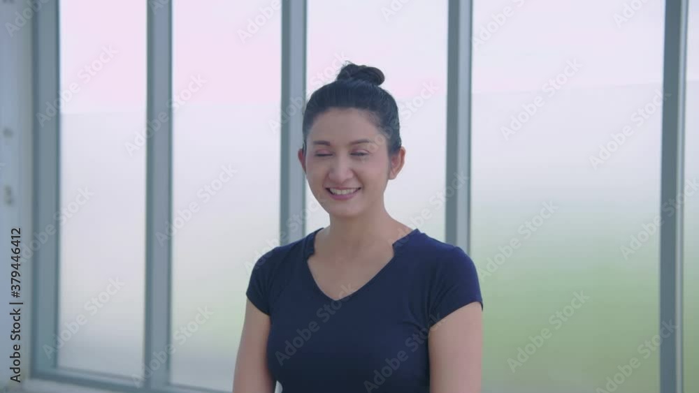 Communication concept. Female athletes presenting about exercise. 4k Resolution.