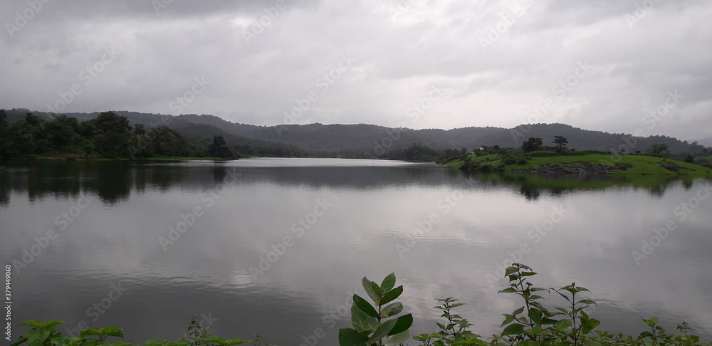 Fototapeta premium lake in the mountains