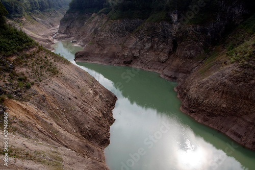 Wasser Reservoir im Valvestino Tal  Lombardei  Italien
