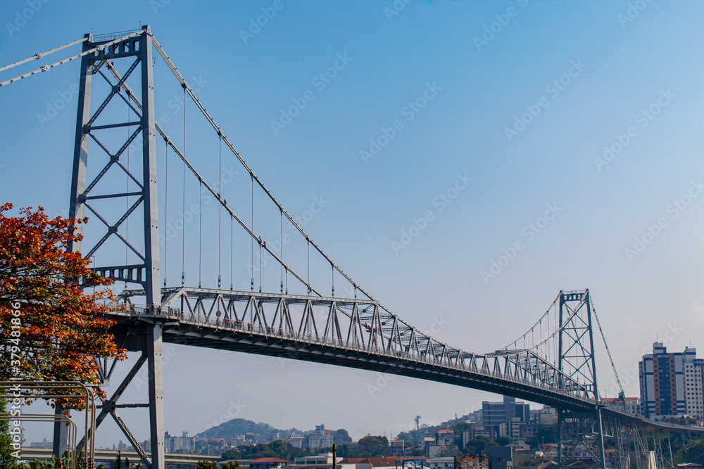 Ponte Hercílio Luz, Florianópolis, Santa Catarina, Brasil, turismo e viagem na restaurada Ponte Hercilio Luz de Florianopolis Ponte Hercílio Luz, Florianópolis, Santa Catarina, Brasil, turismo e viagem na restaurada Ponte Hercilio Luz de Florianopolis
