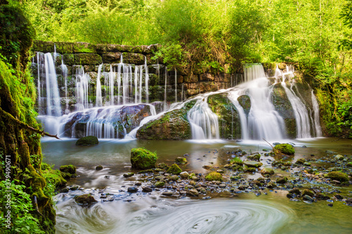 Wasserfall - Allg  u - Erfrischend - Gr  n