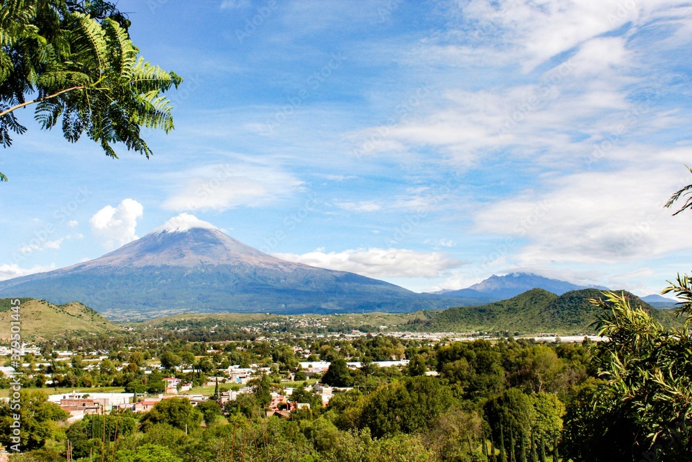 Volcán popocatépetl en México, visto desde Atlixco de las Flores, Puebla