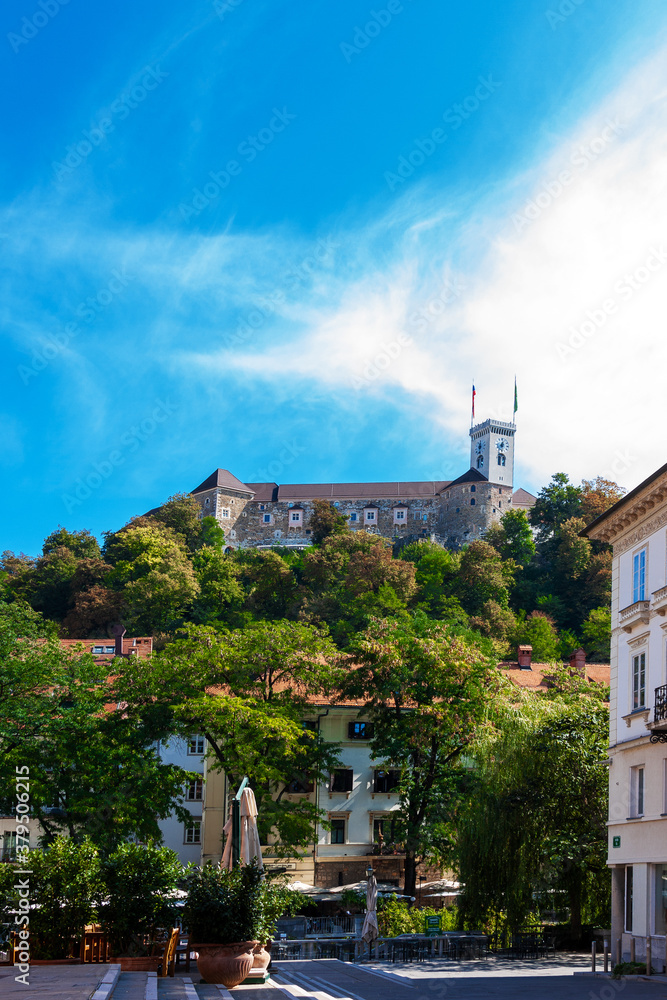 Obraz premium autumn in the old town