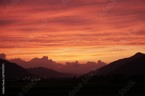 Wallpaper Mural 夕暮れの風景 Torontodigital.ca